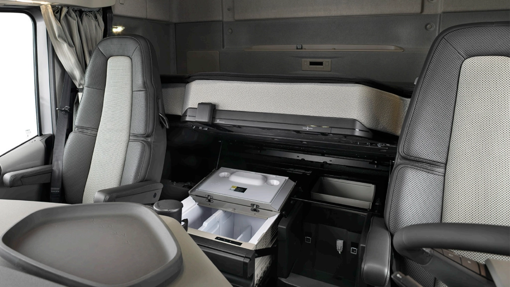 Wnętrze Volvo – szafki